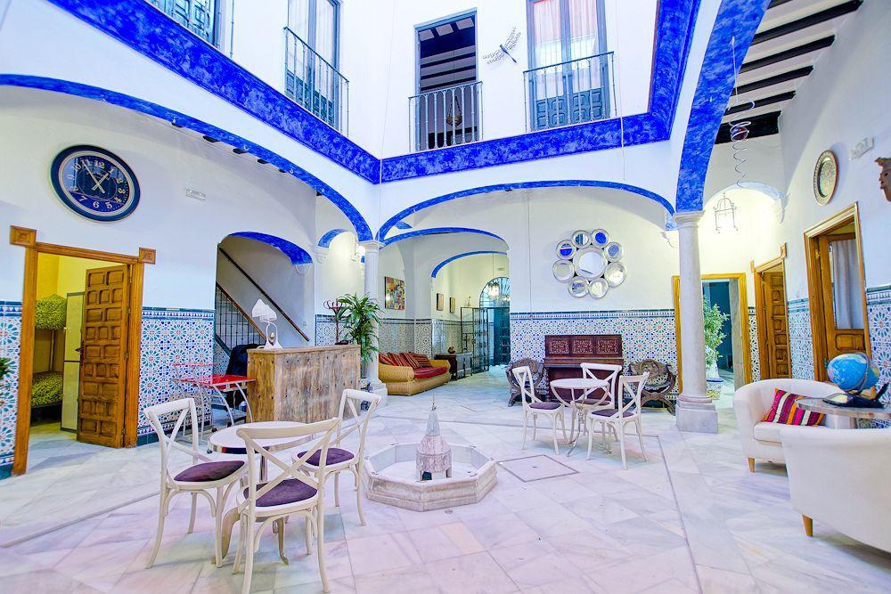 Hostel Trotamundos Seville Exterior photo